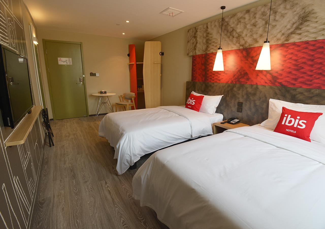 Отель Ibis Nanjing Tianyin Avenue Экстерьер фото