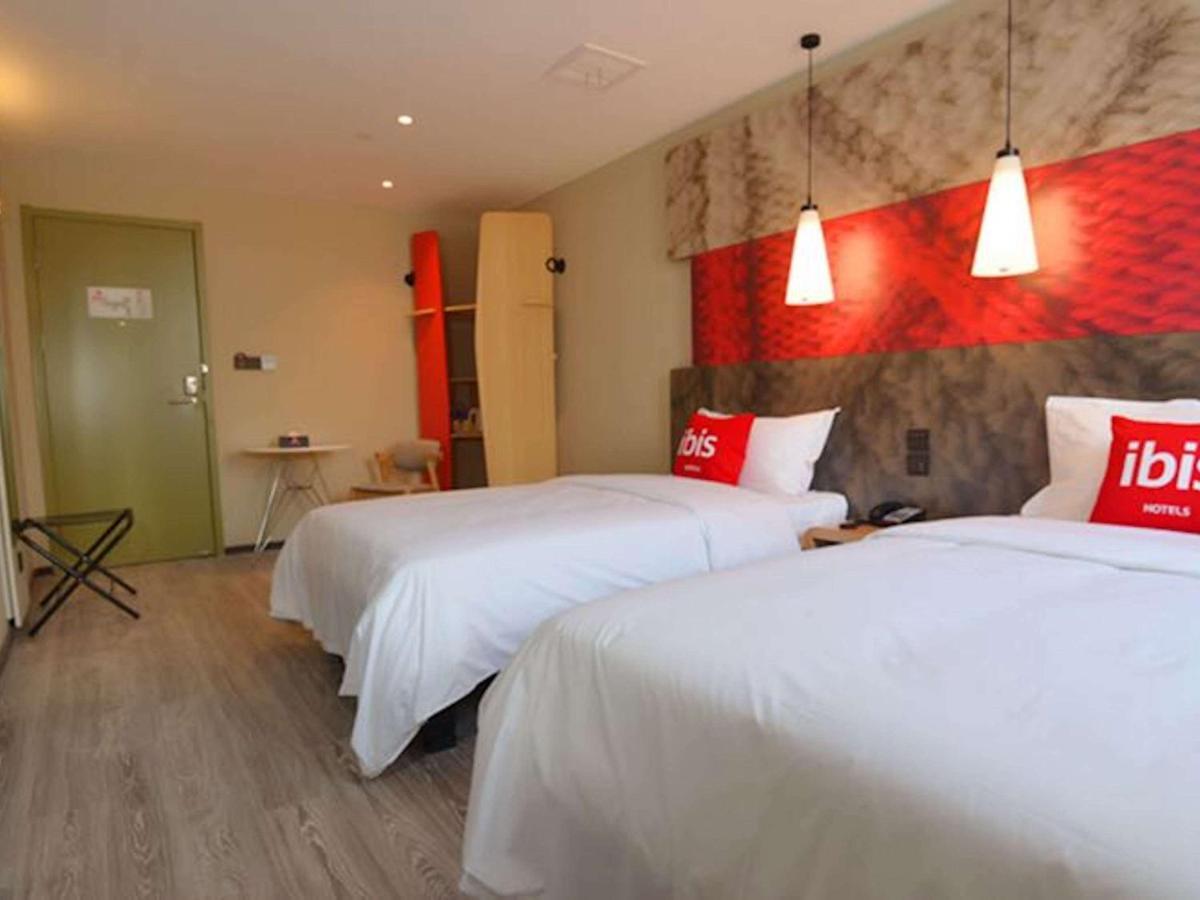 Отель Ibis Nanjing Tianyin Avenue Экстерьер фото