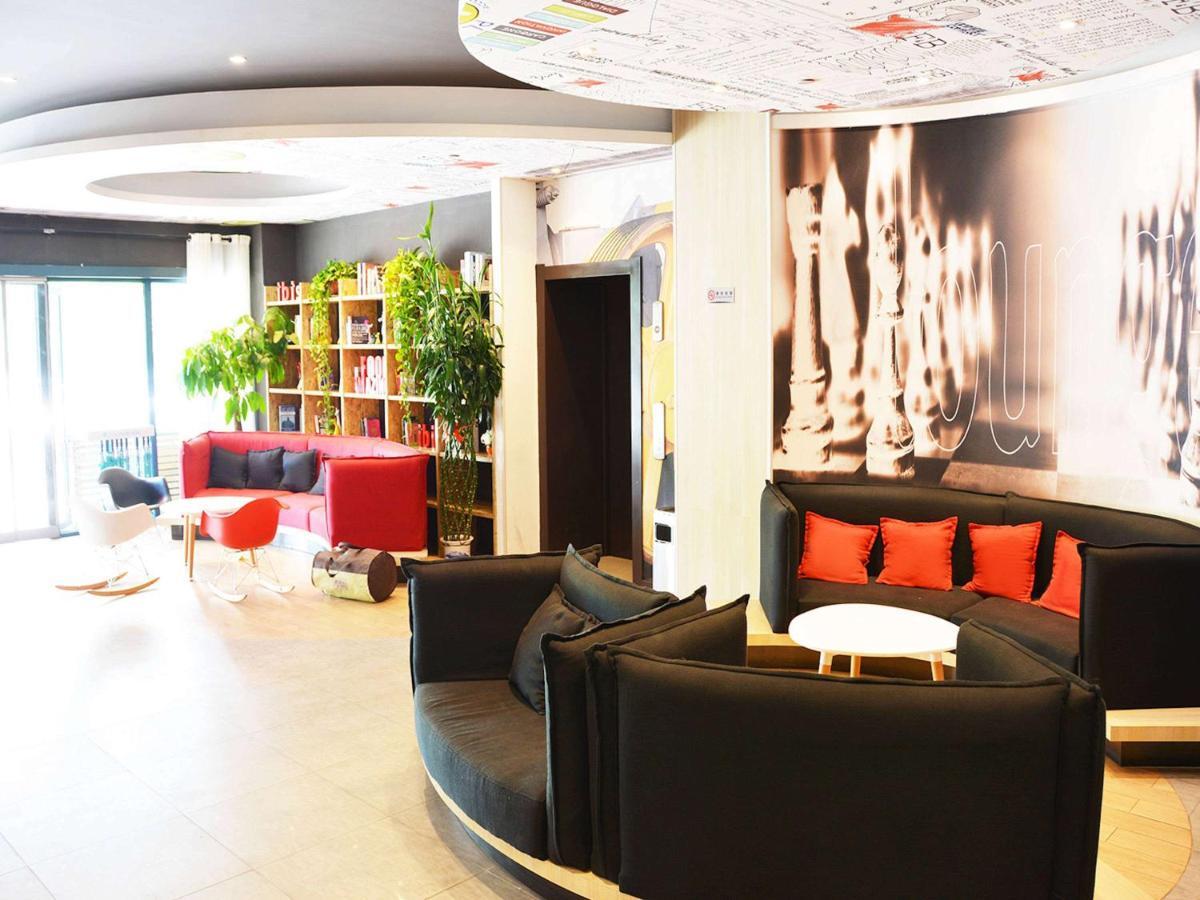Отель Ibis Nanjing Tianyin Avenue Экстерьер фото